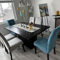 Dining Table & Chairs 