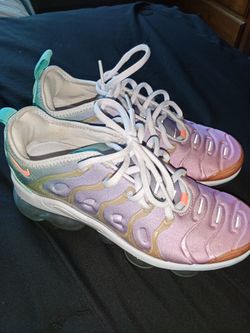 Nike Air VaporMax Plus Women's Low Top Lace-Up Sneakers Pink Purple (Size 5)