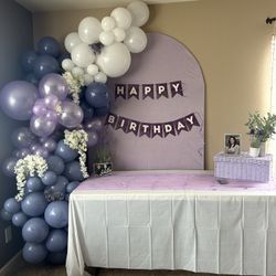 Balloon Garland With Florals