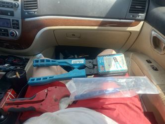 Shark bite PEX crimping tool