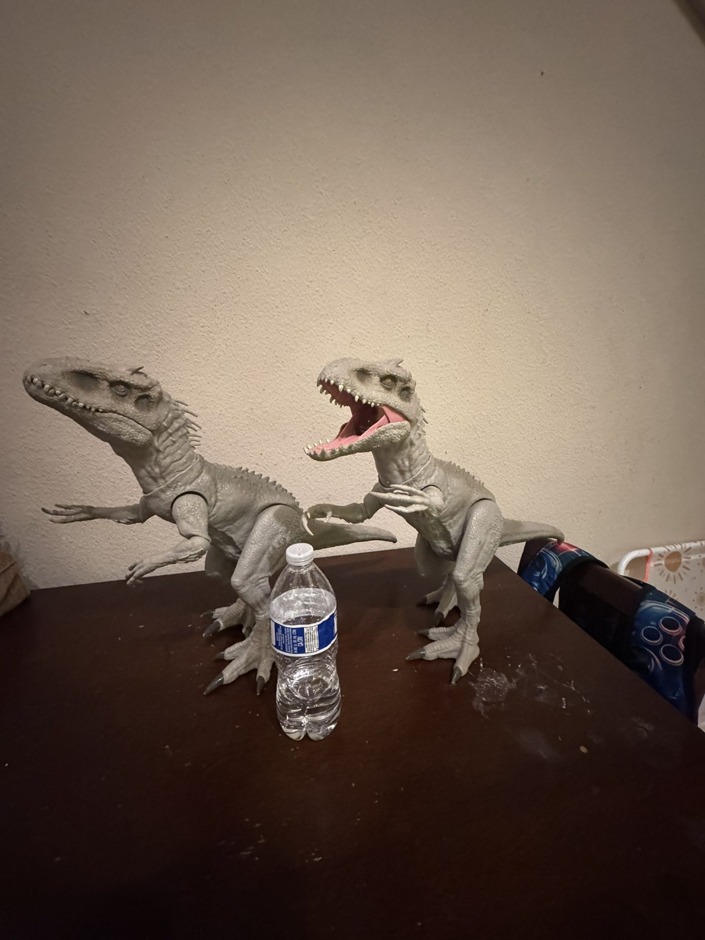 Jurassic World Super Colossal Giganotosaurus Dinosaur