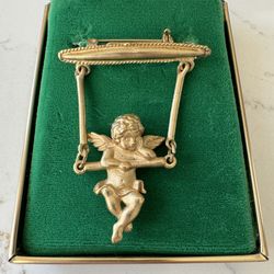 Vintage JJ Cherub Angel Pin Gold Tone Matte Swing Swinging Moveable Thinking