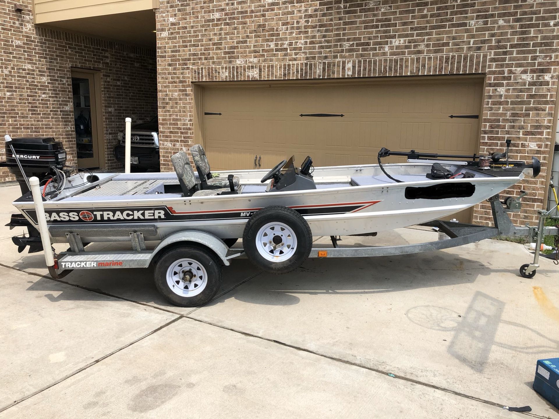 16’ Bass Tracker - Aluminum Fishing Boat