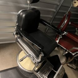 BARBER CHAIR