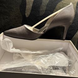 New Size 7.5 Grey Heels