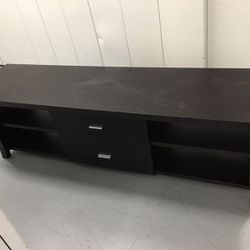 Entertainment center