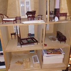 Victorian Dollhouse & Many Accessories!!!
