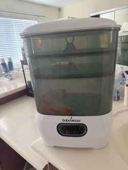 Baby bottler sterilizer/ bottle organizer