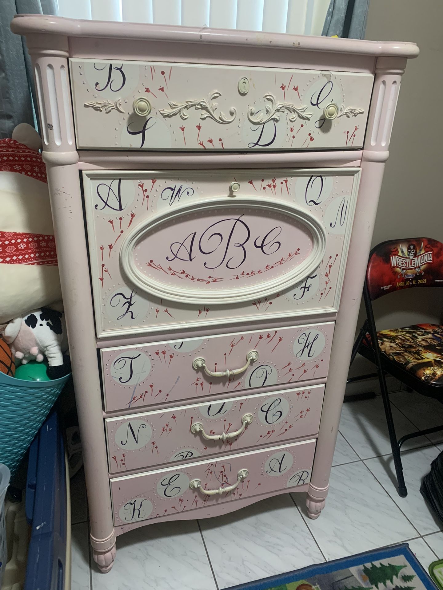 Girl Dresser