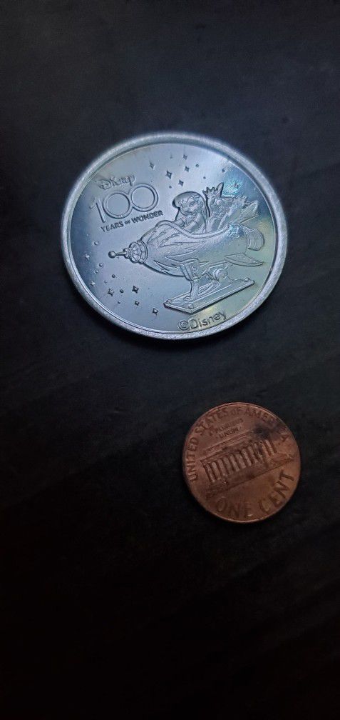 Disney Collectors 100th Anniversary Coin - Lilo & Stitch