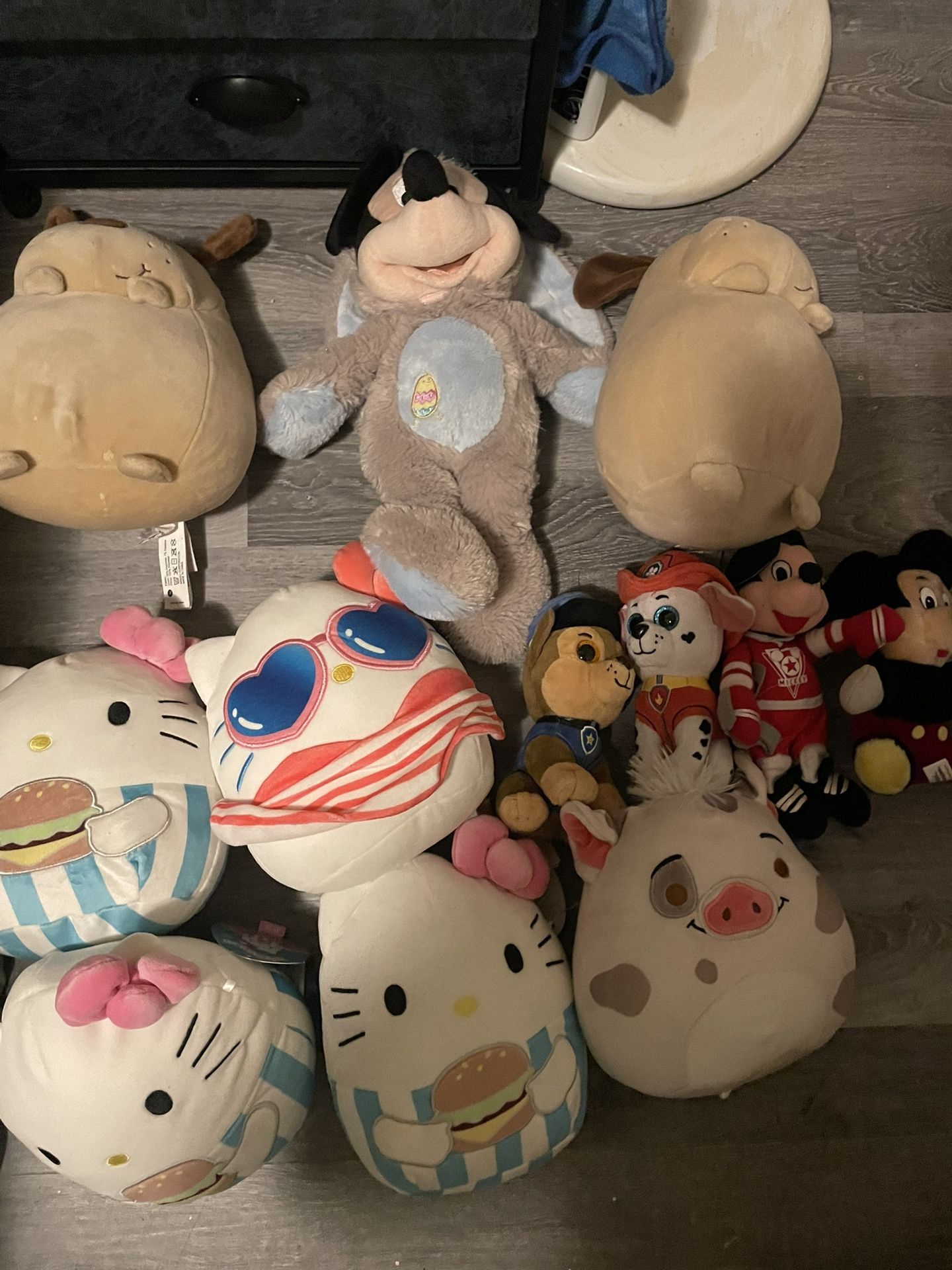 Plushies/stuffed animals & toys lot