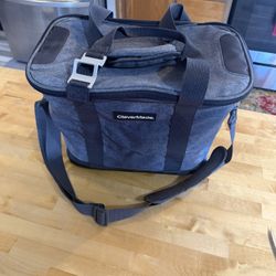 Great Versatile Lunch/ Icebox With Carrying Strap