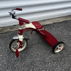 Radio Flyer Classic Retro Metal Framed Red Tricycle Learn to Ride Toddle Bike! Works great! 