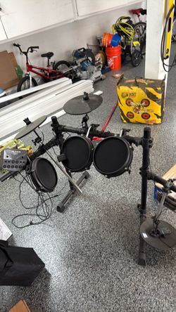 Alesis Electronic Drum Set with Throne