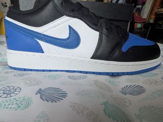 Air Jordan 1 Low Royal Blue Toe Sneaker