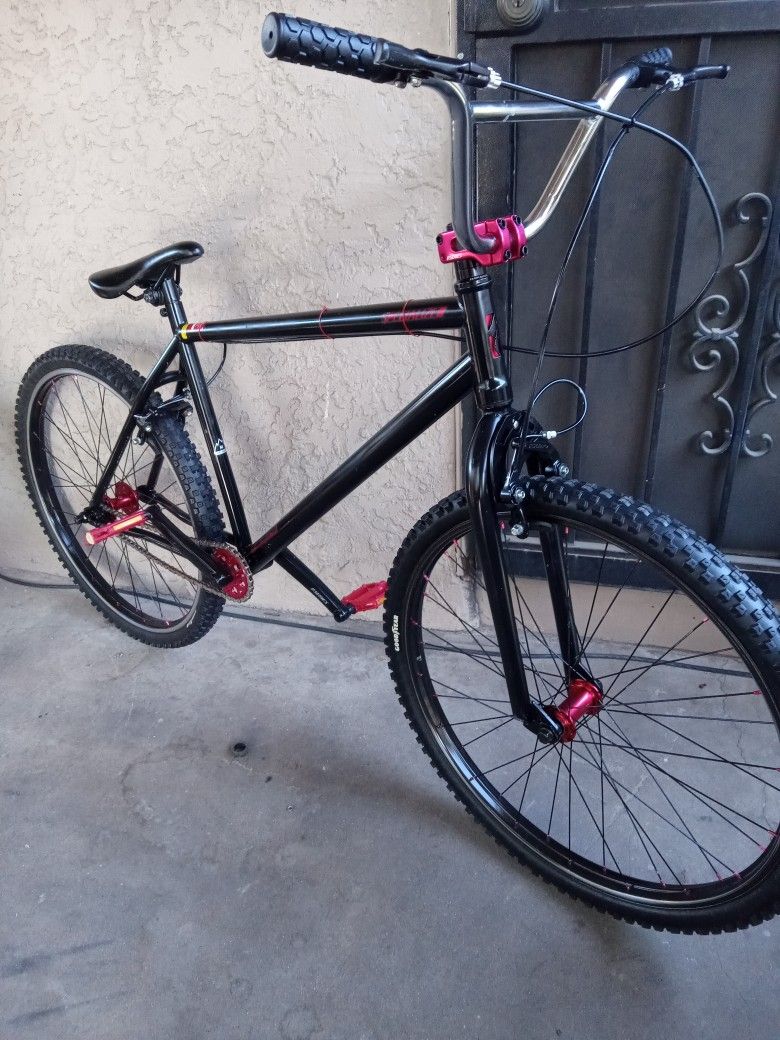 BMX BIKE SPECIALIZED P SERIES TIRES SIZE 26 VERY GOOD CONDITION READY FOR RIDE