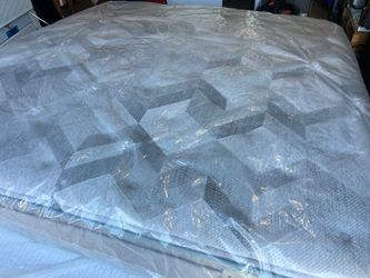 KING MATTRESS BEAUTYREST MEDIUM