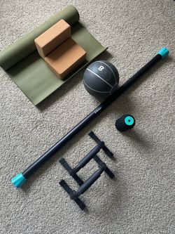 Various workout equipment + vibrating massager