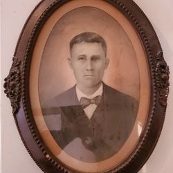Antique Photo Frame (with photo of man)