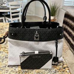 Michael Kors Black And White Purse With Wallet-Great Condition! 