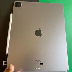 Apple IPad Pro 12.9” 6th Generation (2022 Model / M2 chip ) 256GB WiFi + cellular (5G Unlocked) with keyboard, pen & Accessories 