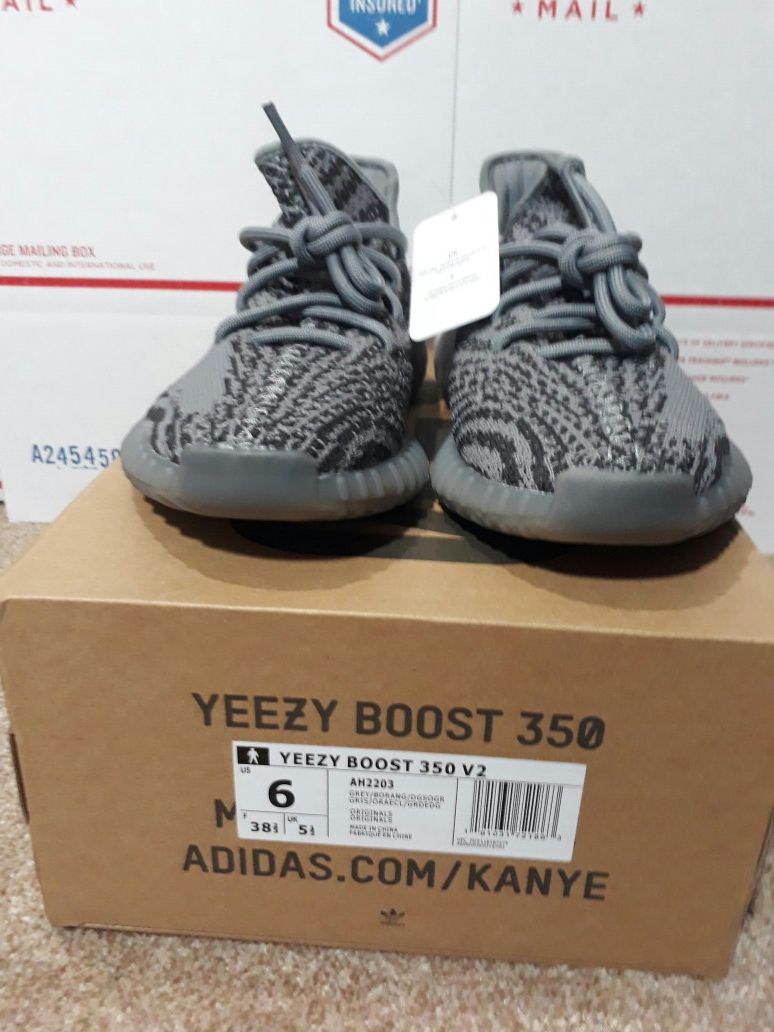 Yeezy Boost 350 V2 Beluga 2.0 Size 6