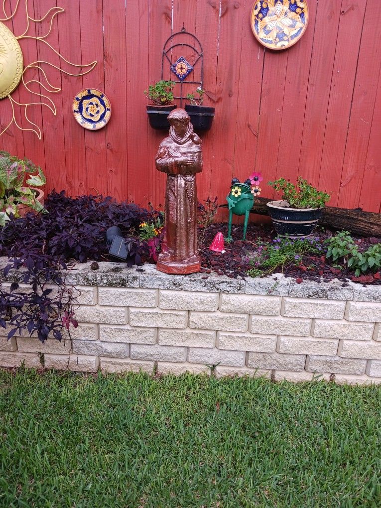 ST FRANCIS CONCRETE STATUE $30.00