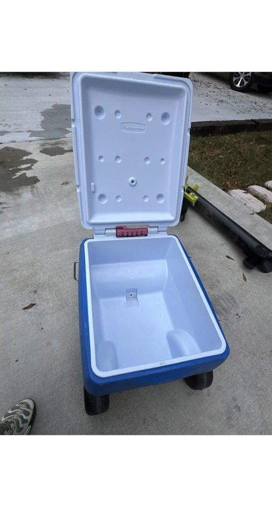 Rare Vintage Rubbermaid Rolling 60qt Cooler Wagon 4-Wheel Model 1860