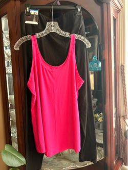 Women’s Activewear set- black leggings and hot pink tank