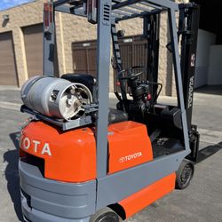 Shiny Toyota Forklift For Sale Cheap Price 