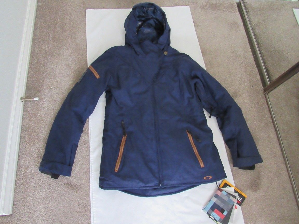 New Women's Large Blue Snowboard/Ski Jacket, Oakley