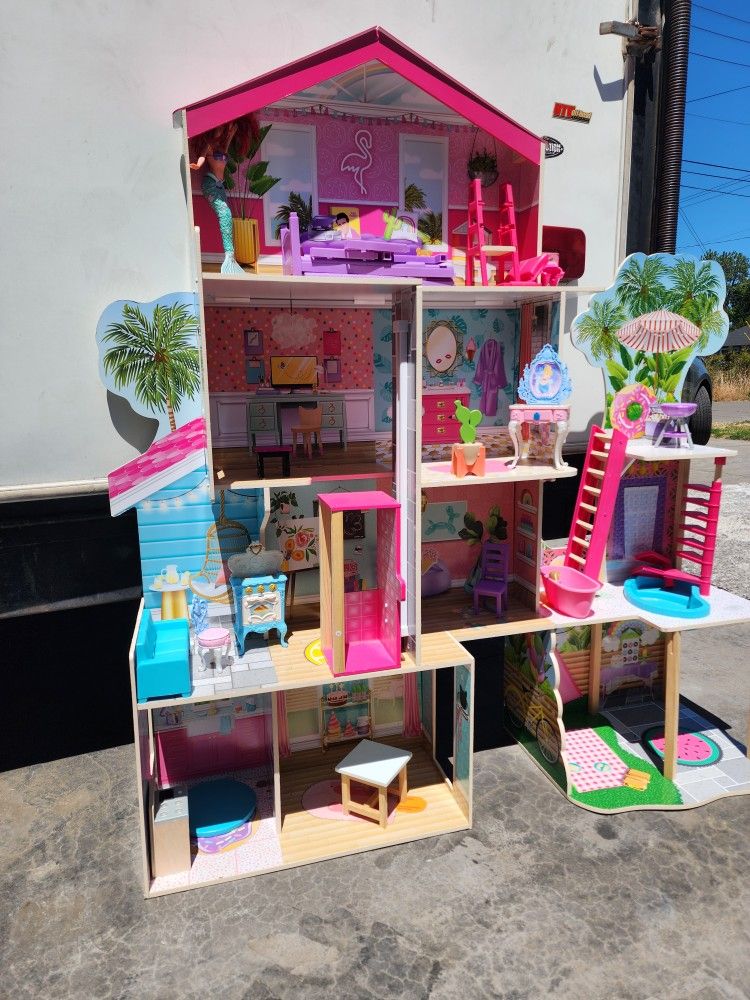 Doll House