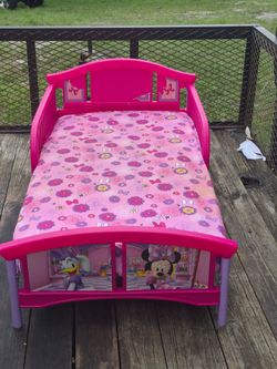 Pink toddler bed with Mattress