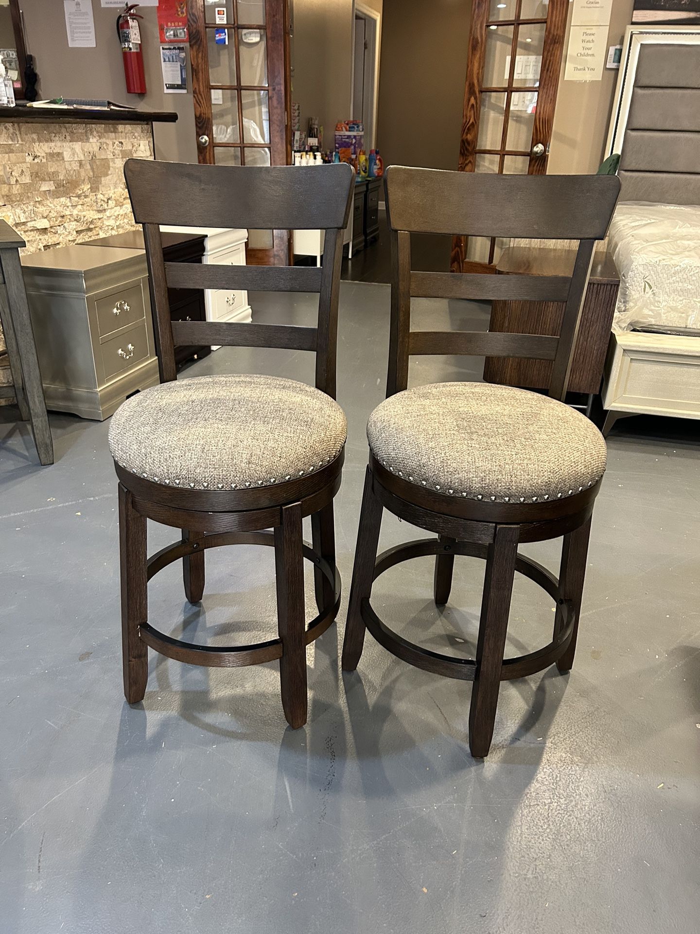 New Counter Height Stool Set (2)