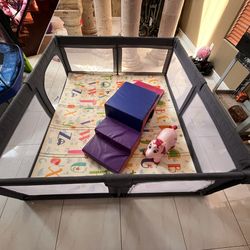 Play pin for babies almost brand new