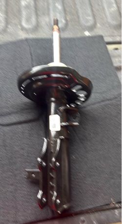 2020 Cadillac XT4 driver side strut OEM
