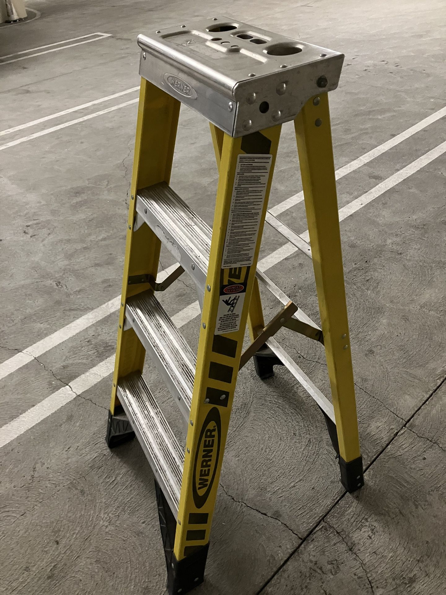 4 Feet Ladder 