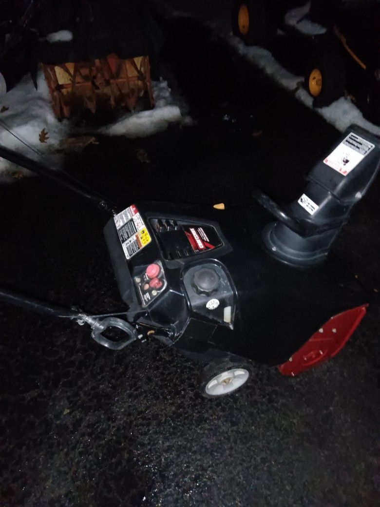 5 HP Craftsman Single Stage Snowblower Wt/El Start