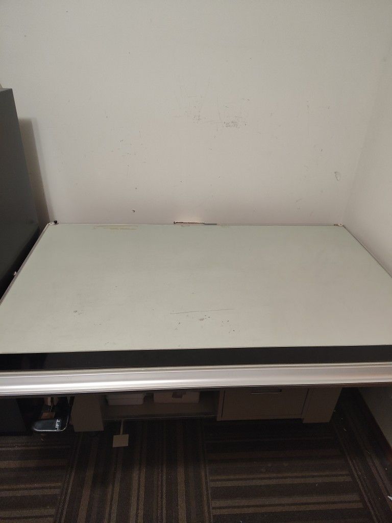 Art Table
