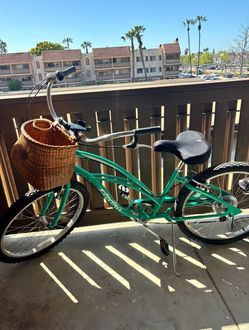 7 speed Electra cruiser and accessories