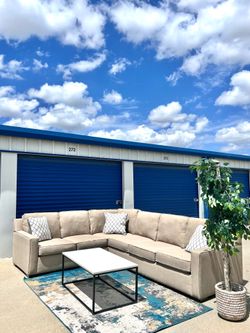 FREE DELIVERY 🚚 | Large 2-Piece Sectional