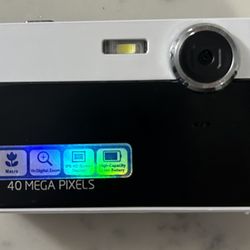 40 Megapixels compact digital camera