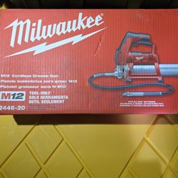 Milwaukee 2446-20 M12 Li-Ion Grease Gun Tool Only