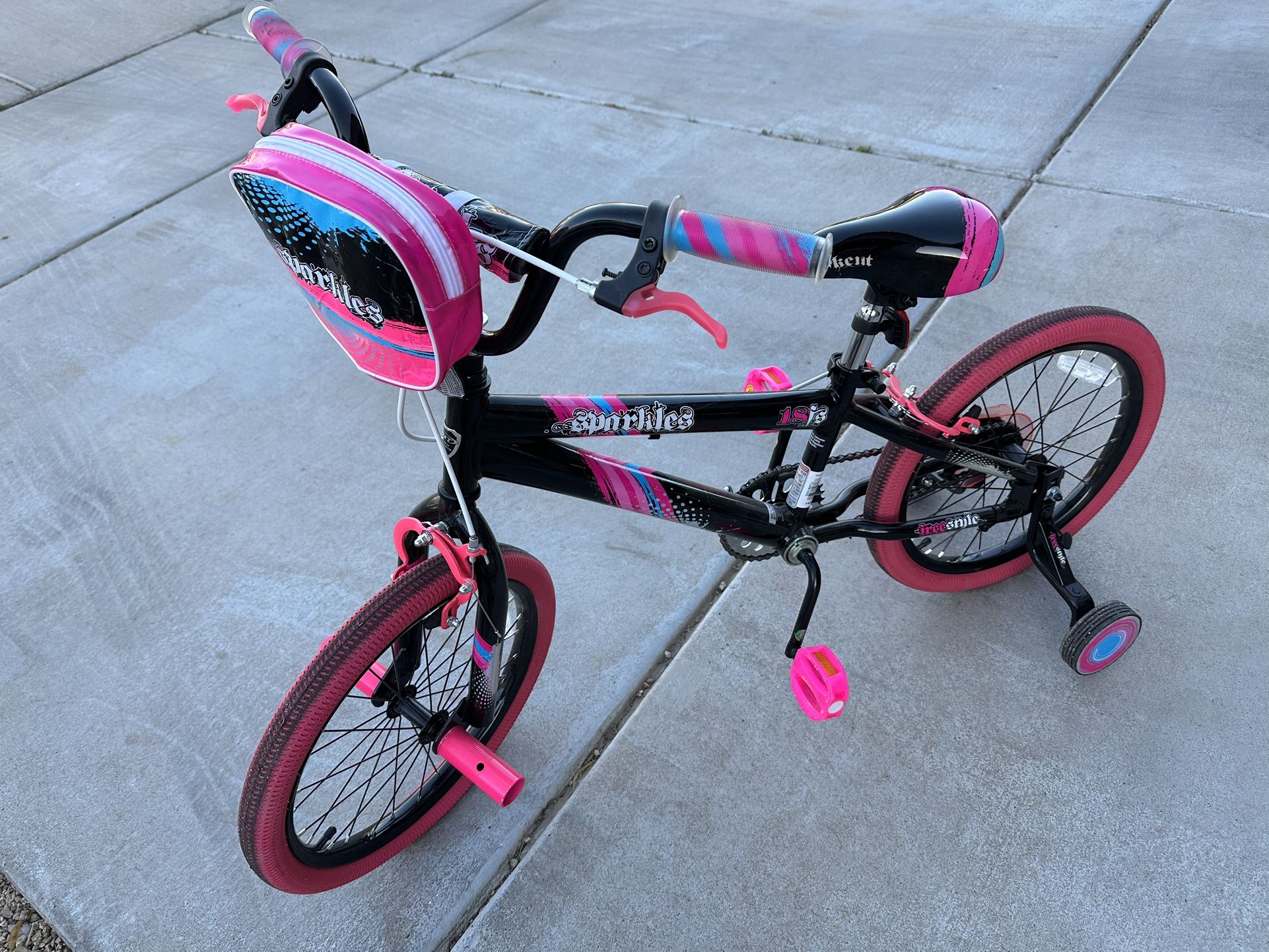 18” Kent Bicycle. Like New.