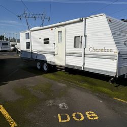 29ft RV Trailer Sleeps 8 