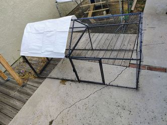 Chicken coop animal enclosure