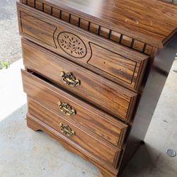 Dresser