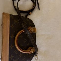 Louis Vuitton Alma BB Monogram