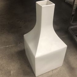 2 Large Middle Kingdom Chinese Vases By Bo JIA Glossy White Porcelain