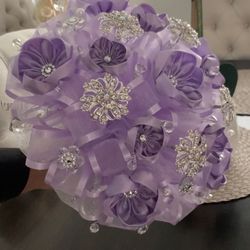 Quinceanera Bouquet Lilac with Silver